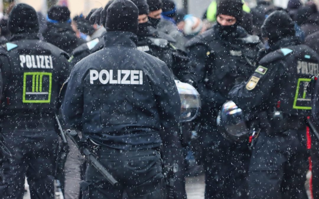 Distribusi Bantuan di Masjid